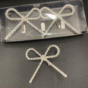 Elegant Silver Bow tree Clips